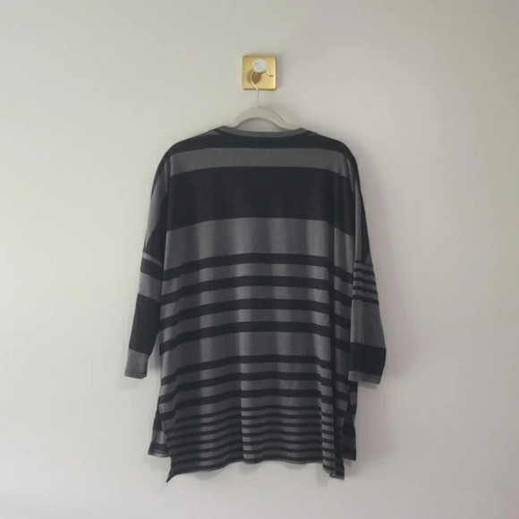 IC by Connie K Blouse Top Women Medium Jersey Knit Gray Black Red Zipper Casual - Picture 3 of 10